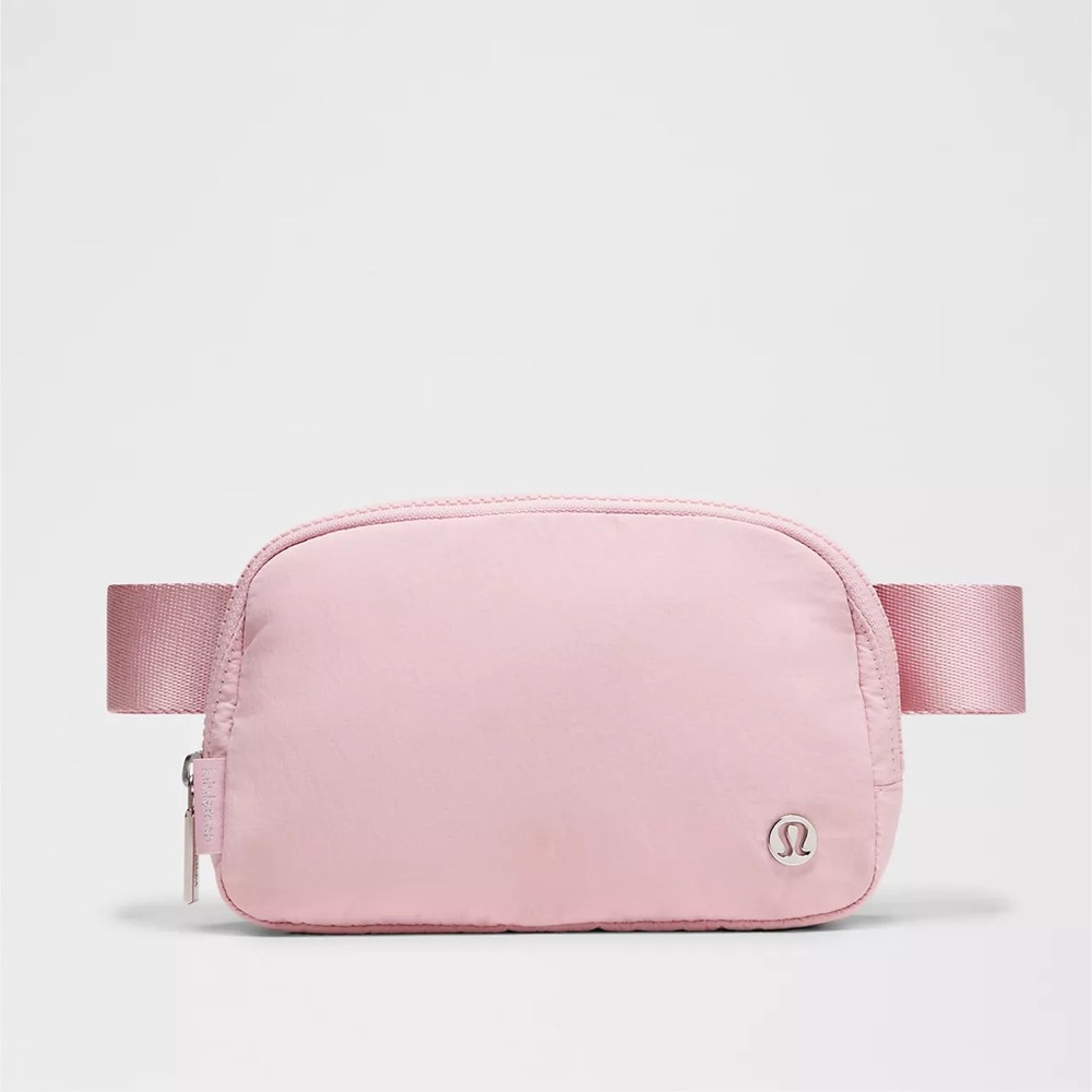 NWOT Lululemon Everywhere Belt Bag 1L